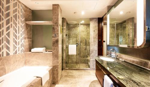 Junior King Suite