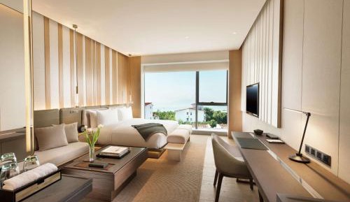 Deluxe King Room with Sea View