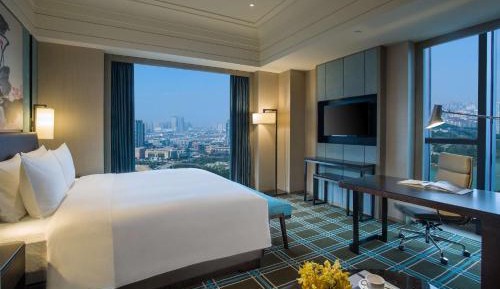Corner King Room