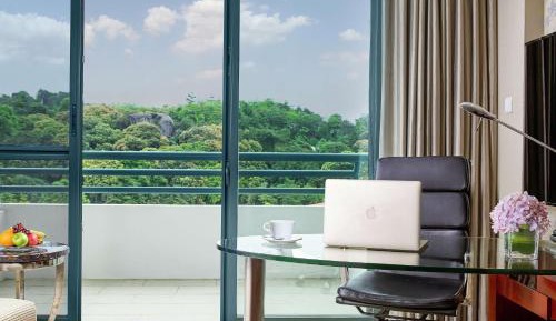 King Guest Room with Balcony