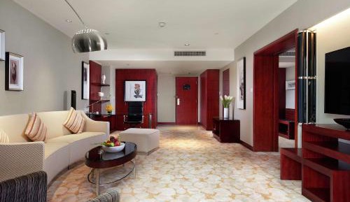 One-Bedroom King Suite with Balcony