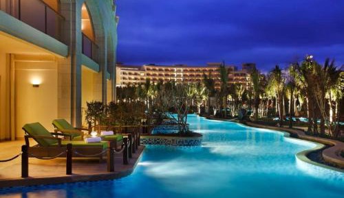 Grand Pool Access King Room