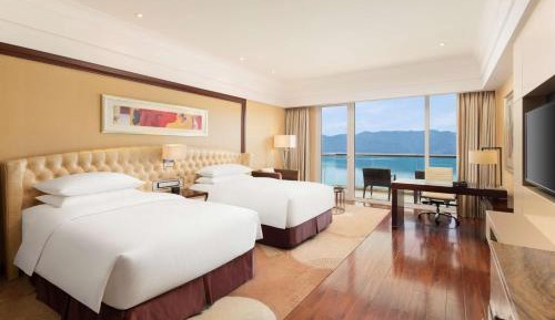 Grand Twin Room with Lake View