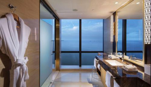 Deluxe King Room with Sea View