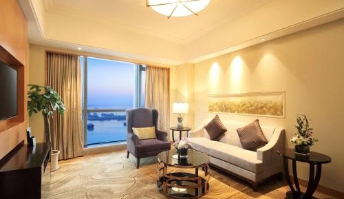 Deluxe One-Bedroom Suite with River View
