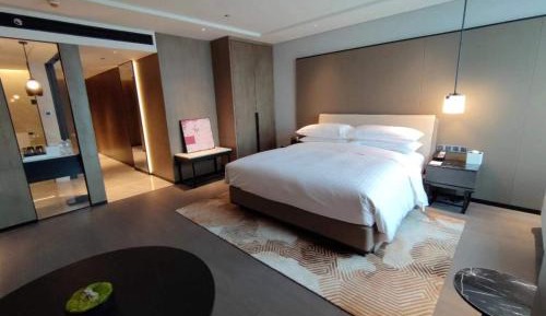 Premium King Room with Garden View
