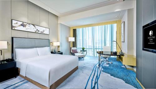 King Room with Roll-In Shower - Disability Accessible