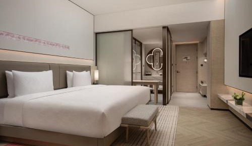 Standard King Room with Ocean View -High Floor