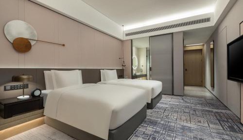 Standard Twin Room with Lake View