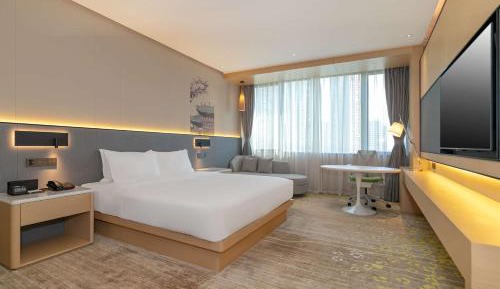 Deluxe King Room