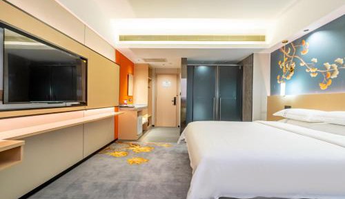Deluxe Queen Room