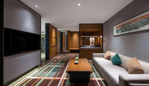 Garden View King Room