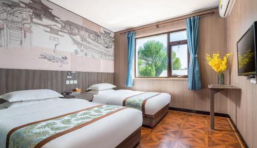 Twin Room with Private Bathroom