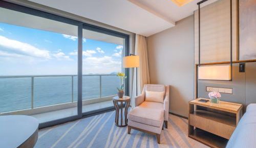 Deluxe King Room with Sea View