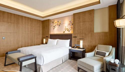 King Guest Room - Mobility Accessible