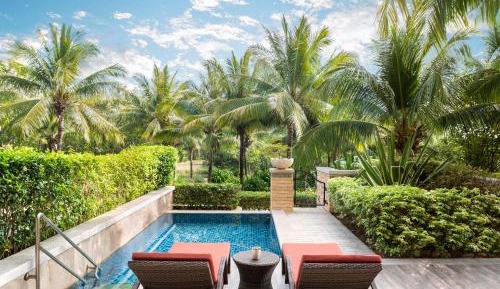 Deluxe Pool Access King