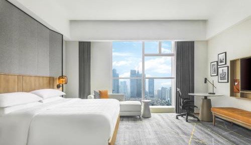 Deluxe, Guest room, 1 King, City view
