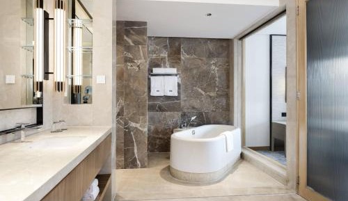  Westin Deluxe King Suite