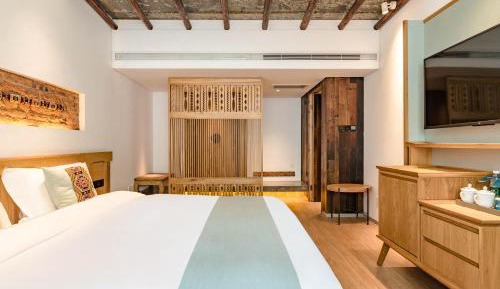 Deluxe Double Room with Bath