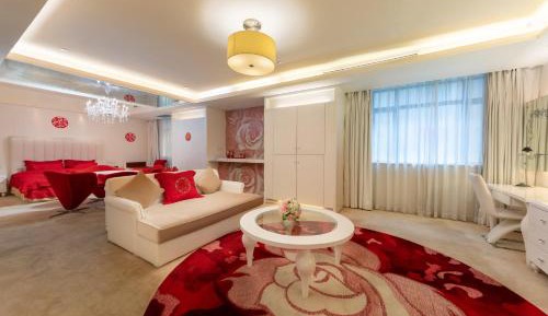1 King Bed Junior Suite Lounge Access