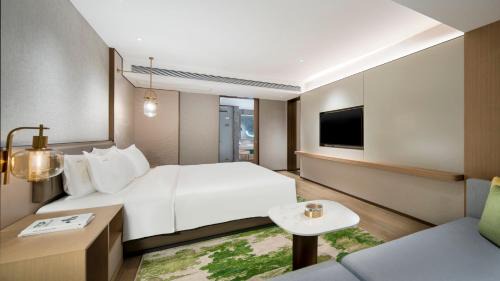 One-Bedroom King Suite with River View