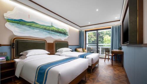 Twin Room with Balcony