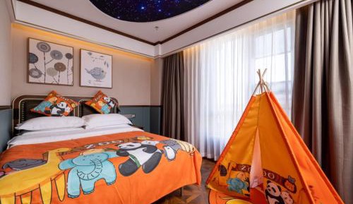 Deluxe Family Room