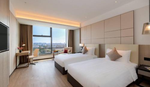 Standard Twin Room with City View