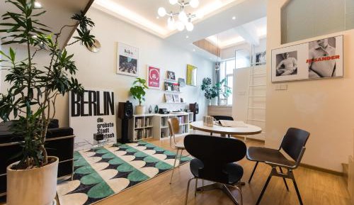 Inspiration Lab - 2 Bedrooms Apartment with Large projection