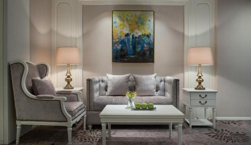 Scenic View · Executive Deluxe Suite (Panoramic Floor-to-Ceiling Windows + Shower + Bathtub)