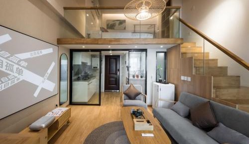 Executive City View King Room|separate living room + washing machine + fitness mirror