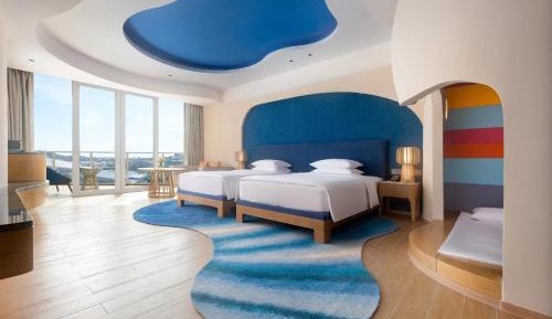 Deluxe Family Twin Room with Two Twin Beds, Ocean View and Club Access