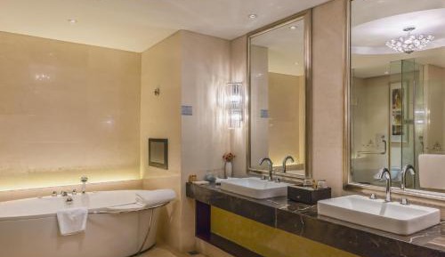 Executive, Smoking Suite