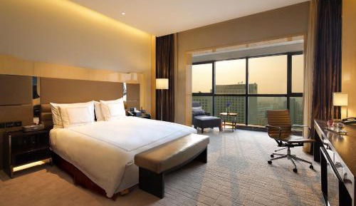 Premium King Room with City View