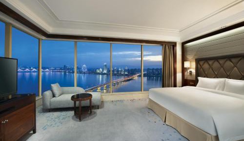 One-Bedroom Suite with River View
