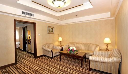 Deluxe Suite