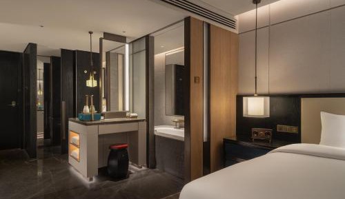 City View King Room