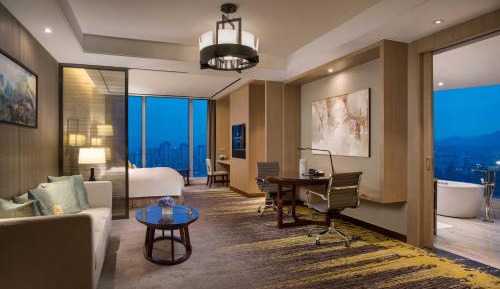 Junior King Suite with View - Non-Smoking