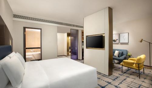 King Suite - Lounge Access