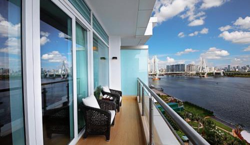 Premium King Room with Sea View