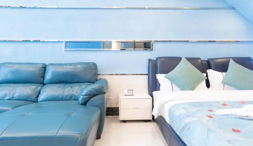 Duplex with Triple Bed