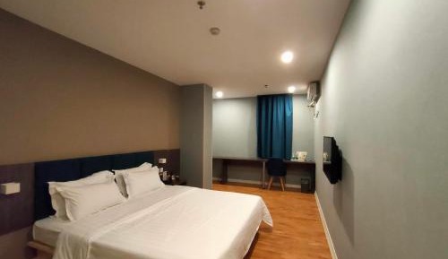 Select Queen Room