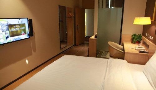 Premium Queen Room