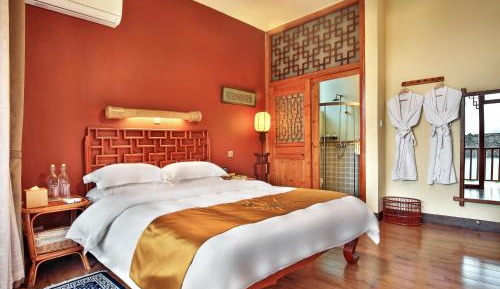 Queen Room with Balcony