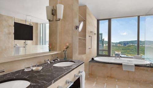Specialty Suite