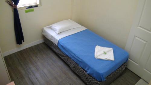 Single Room with Shared Bathroom