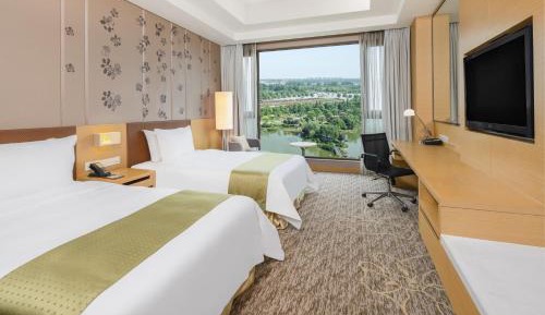 Standard Twin Room with Lake View