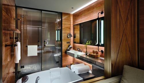 Premium King Room with Balcony