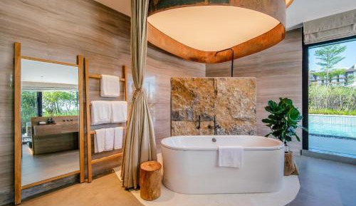 Lagoon Plunge Pool Family Suite 