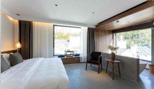 Deluxe Double Room with Bath